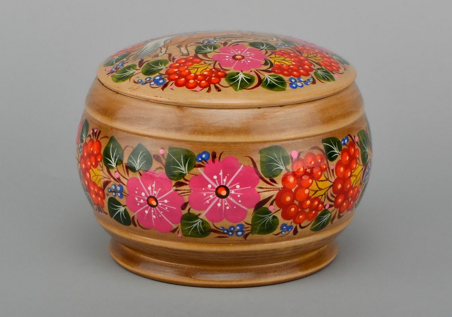 Wooden handicraft box for needlework with hand painting photo 2