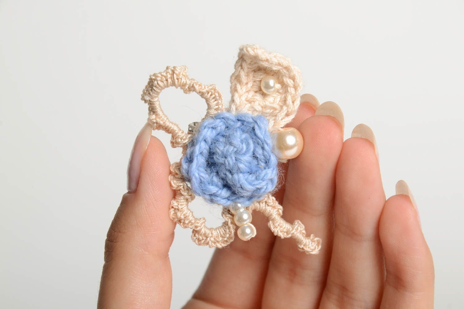 Broche fleur bleue Bijou fait main rose Accessoire femme design de créateur photo 2