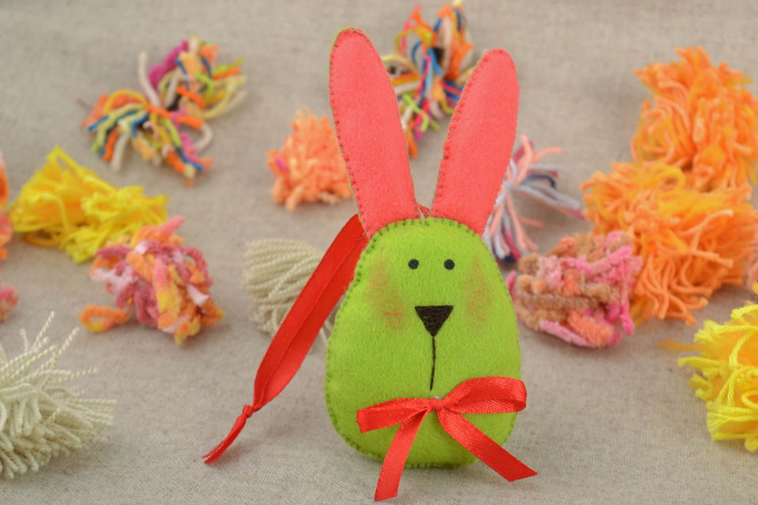 Декоративная игрушка заяц из фетра с петелькой мягкий ручной работы подвеска фото 1