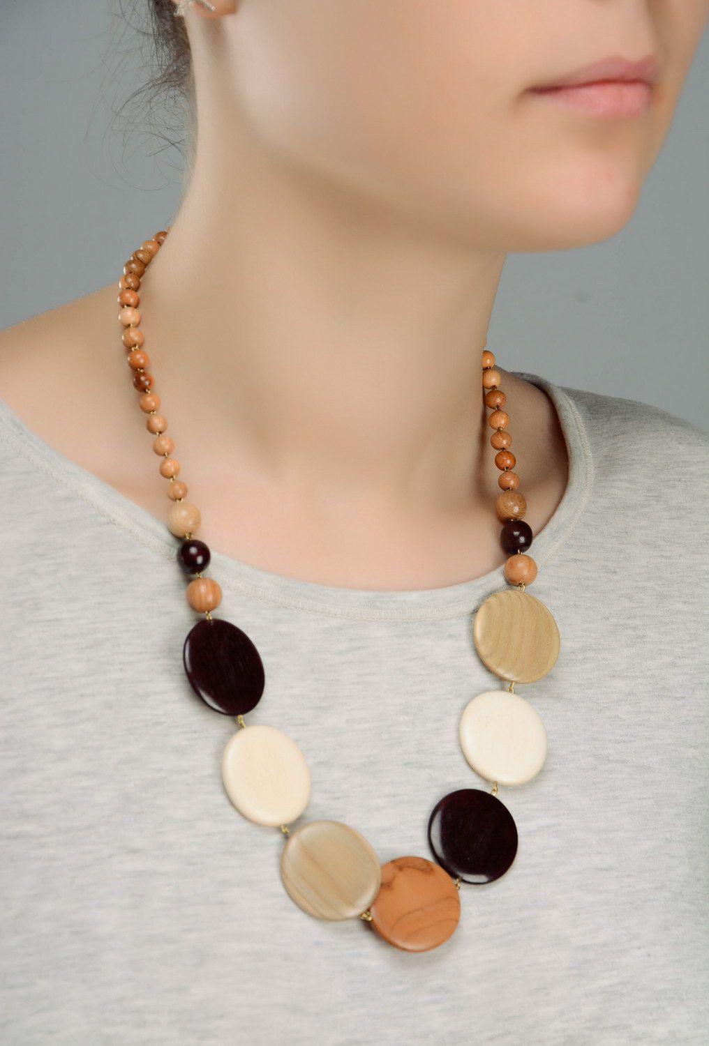 Wooden bead necklace photo 3