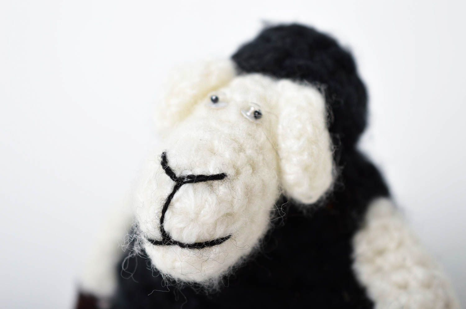Peluche brebis fait main Jouet mouton au tricot Cadeau enfant Déco chambre fille photo 3