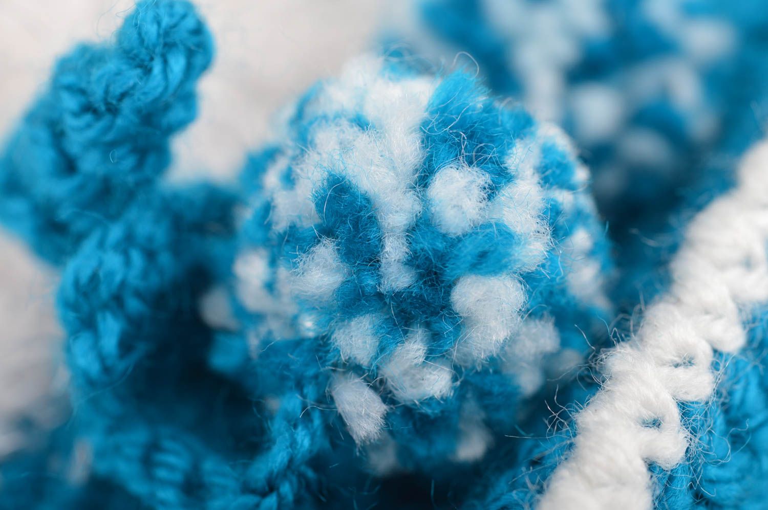 Chaussons de bébé tricotés en coton faits main originaux bleue pour garçon photo 3