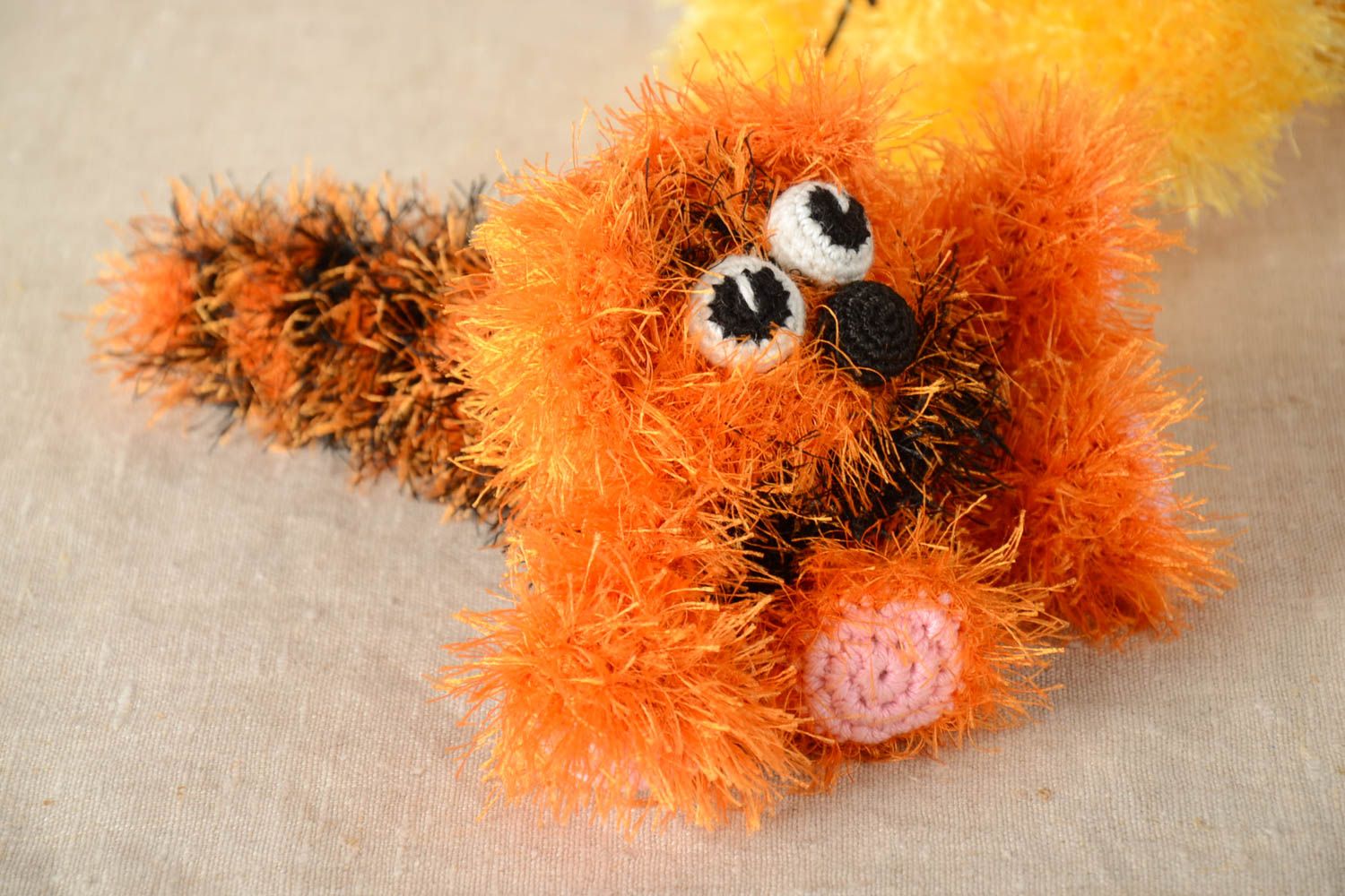 Jouet tricoté au crochet Peluche faite main Cadeau enfant original Chat orange photo 1