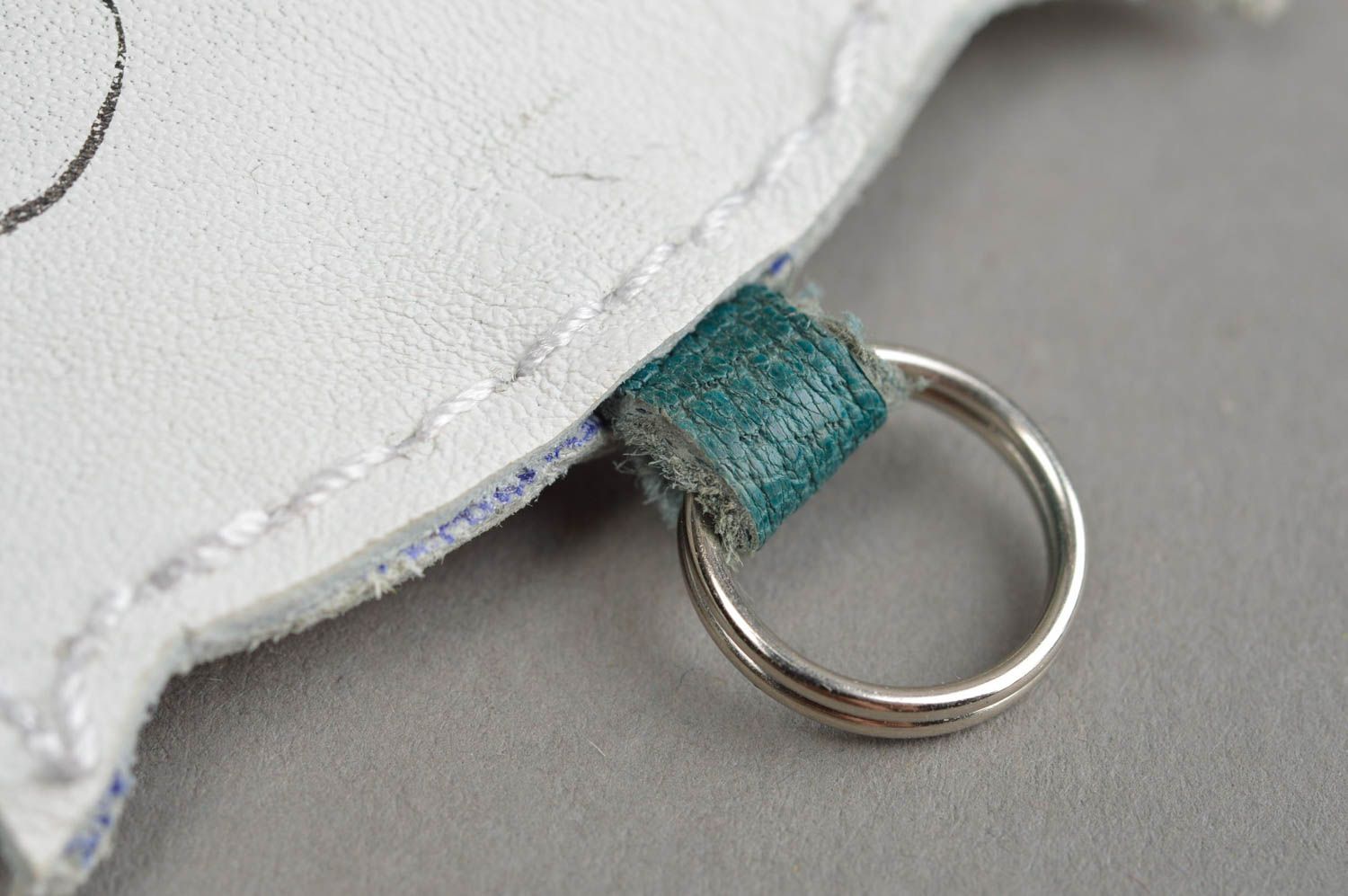 Porte-clés en vrai cuir fait main en forme de hibou blanc accessoire original photo 2