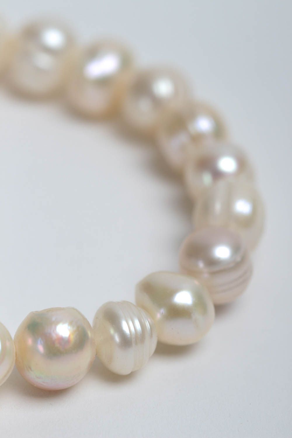 Pulsera de perlas blancas artesanal regalo original accesorio para mujer foto 4