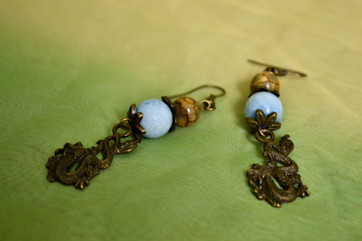 Boucles d'oreilles avec pierres Bijoux fait main Accessoire pour femme original photo 1