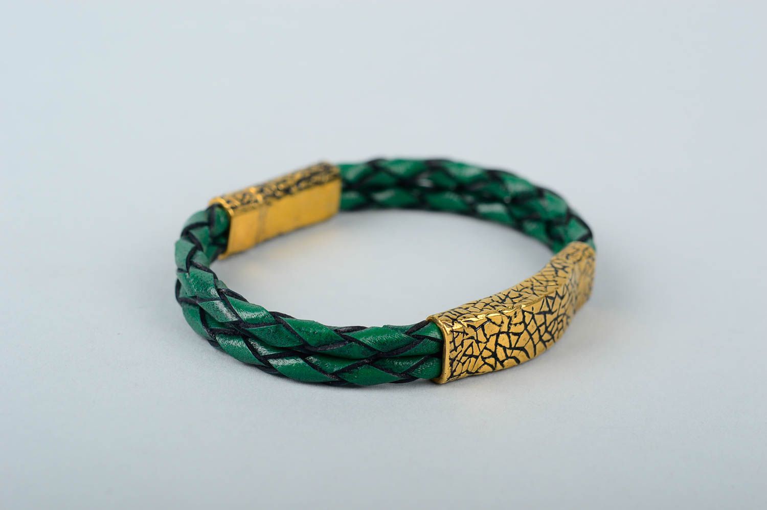 Кожаный браслет хэнд мэйд браслет на руку зеленый украшение из кожи и латуни фото 1