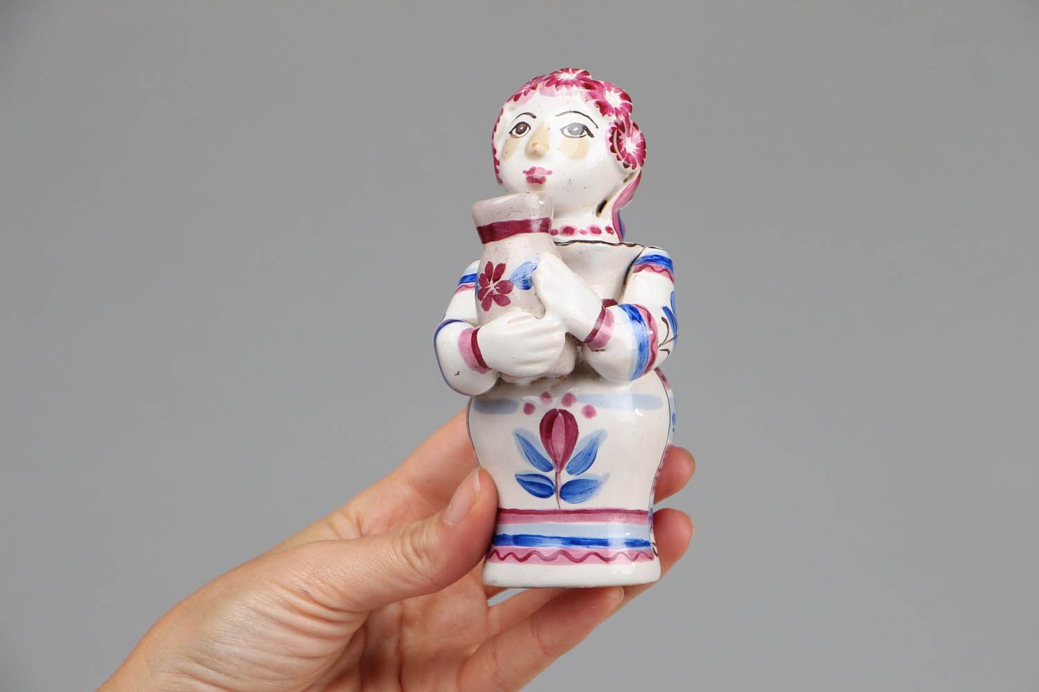 5 inches tall decorative porcelain vase in the shape of a village girl 0,42 lb photo 4