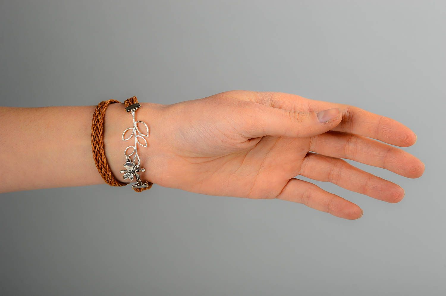 Bracelet textile Bijou fait main à deux tours design brun Accessoire femme photo 2