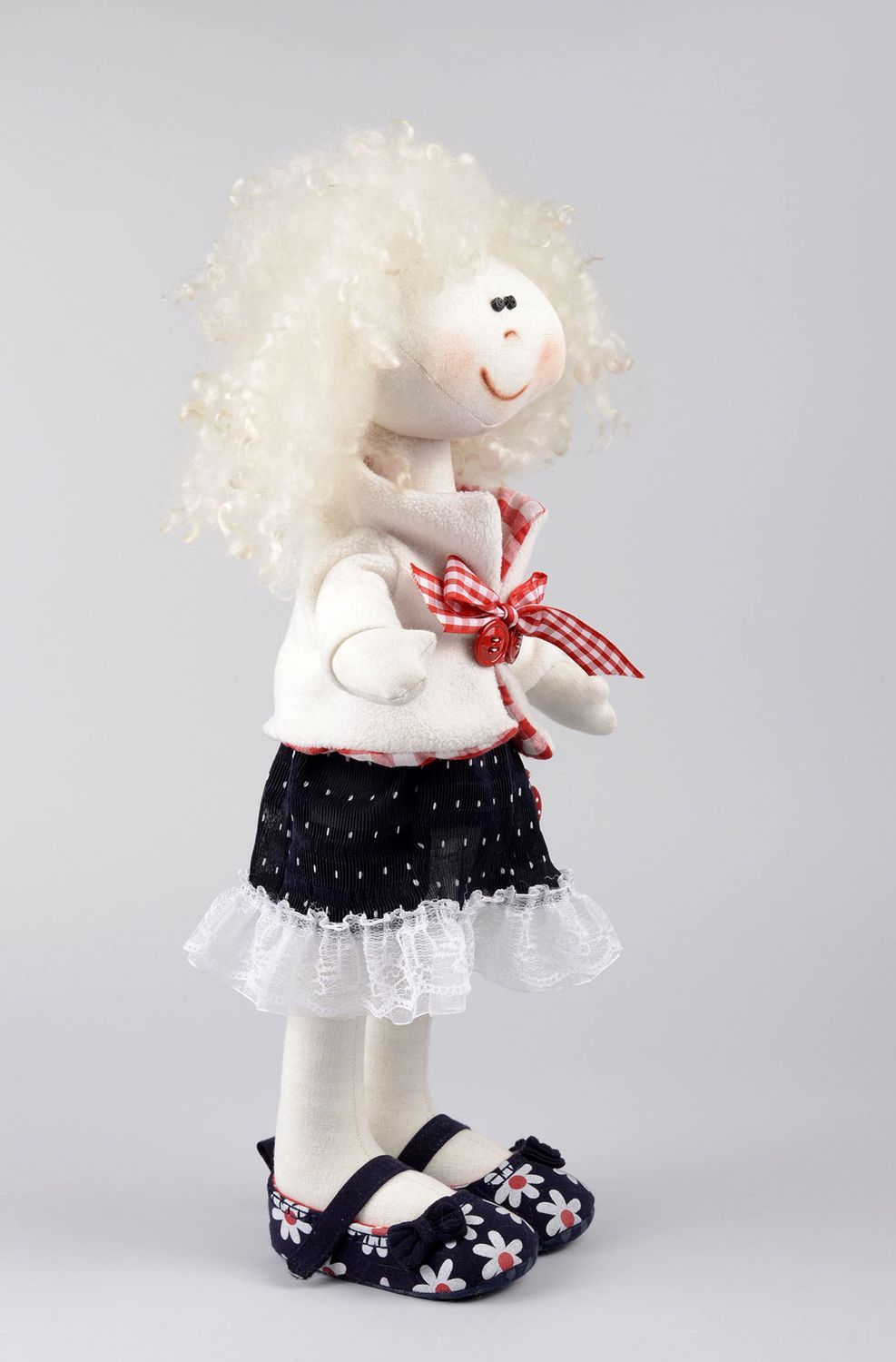 Кукла ручной работы тряпичная кукла белая необычная кукла из ткани дизайнерская фото 3