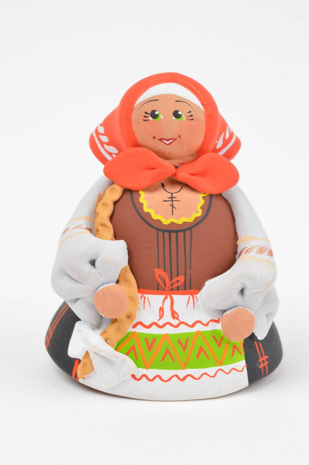 Figurine en céramique peinte faite main originale Babouchka en foulard rouge photo 2