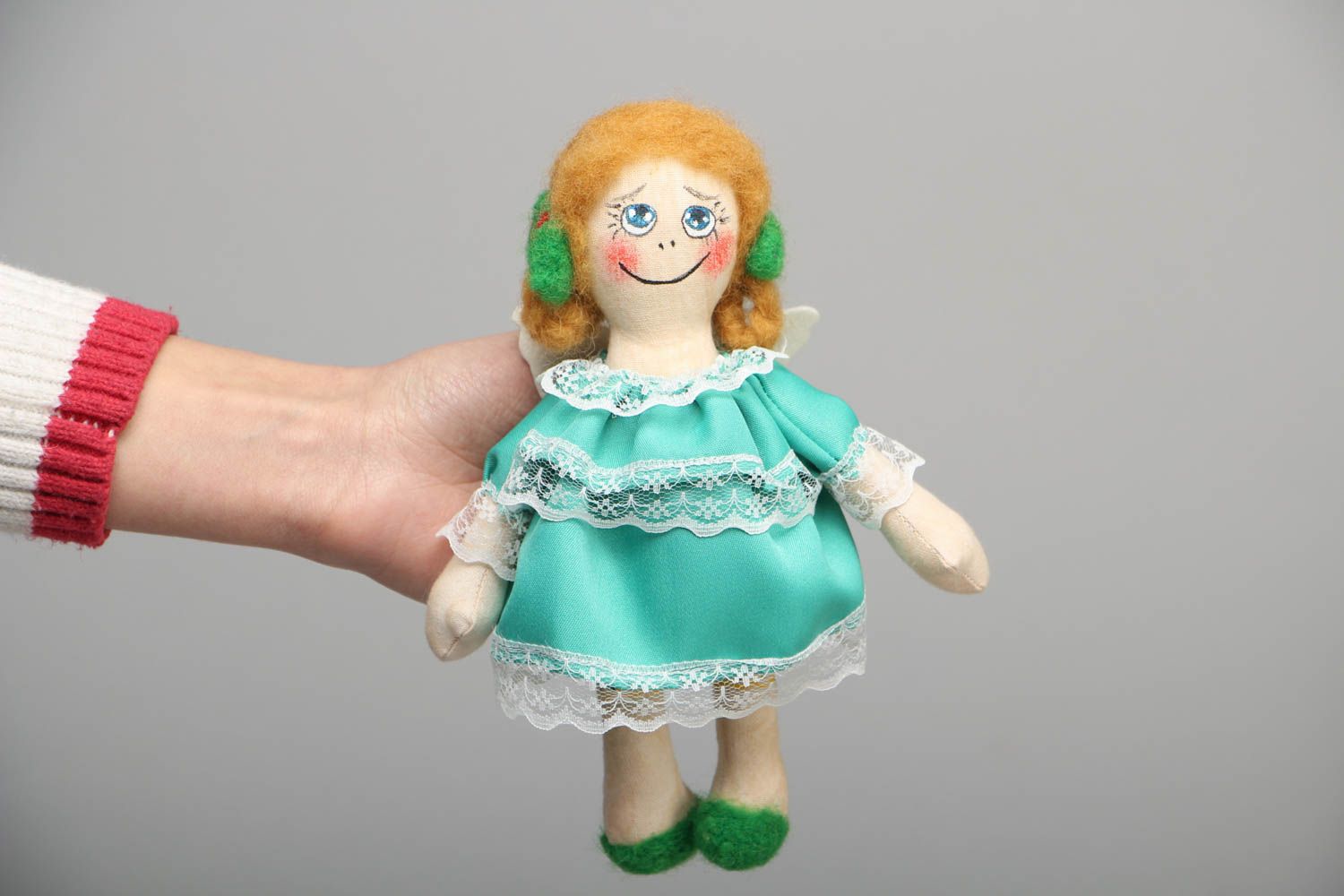 Дизайнерская кукла из ткани Девочка-ангел фото 4