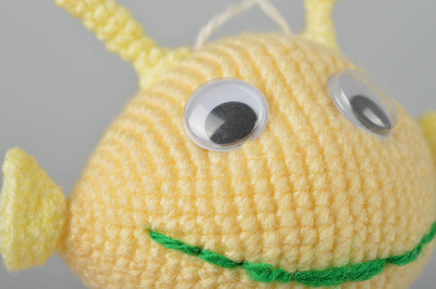 Peluche extraterrestre Jouet fait main tricoté au crochet Cadeau enfant photo 4