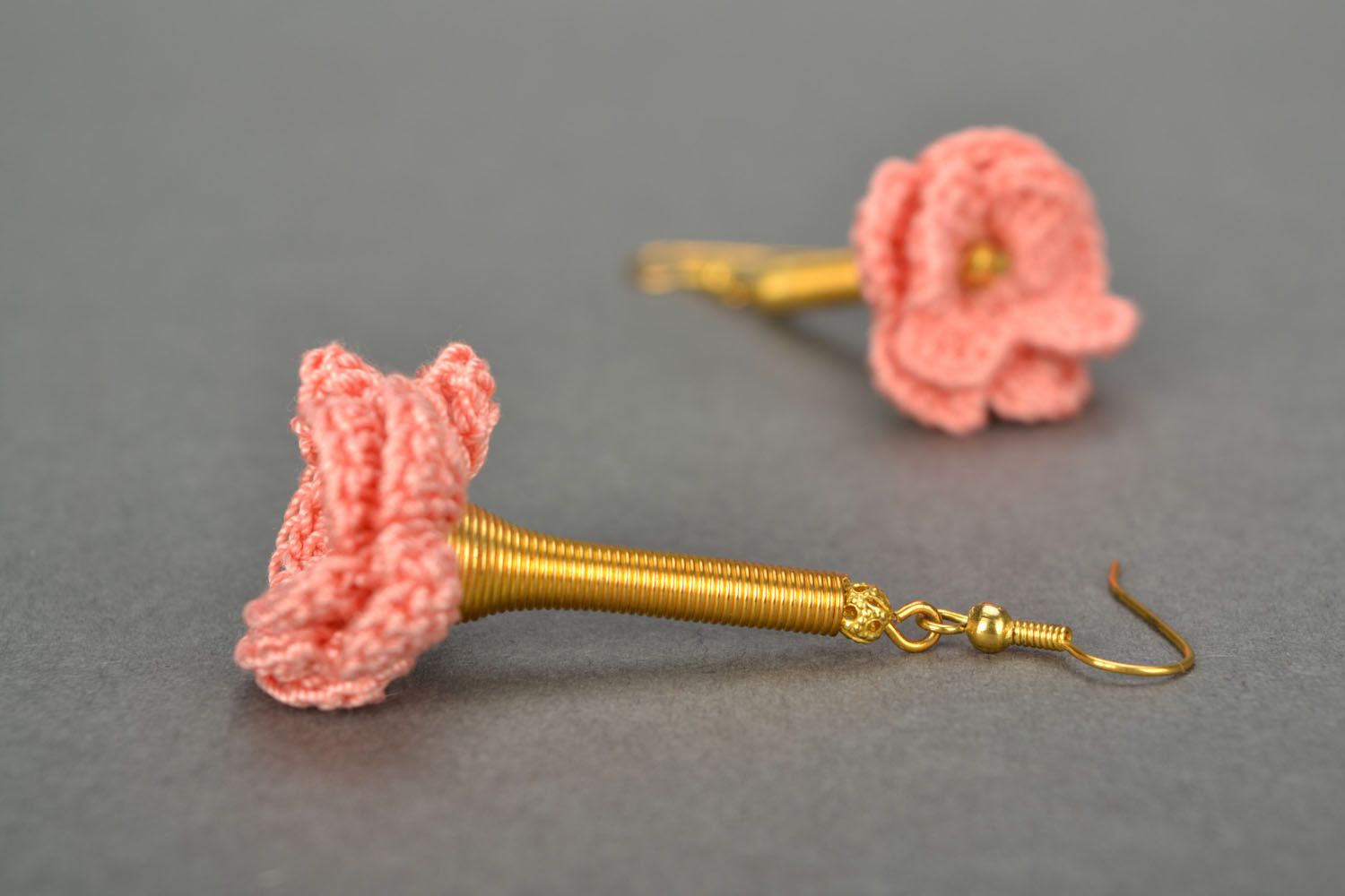 Boucles d'oreilles artisanales tricotées fleurs photo 1