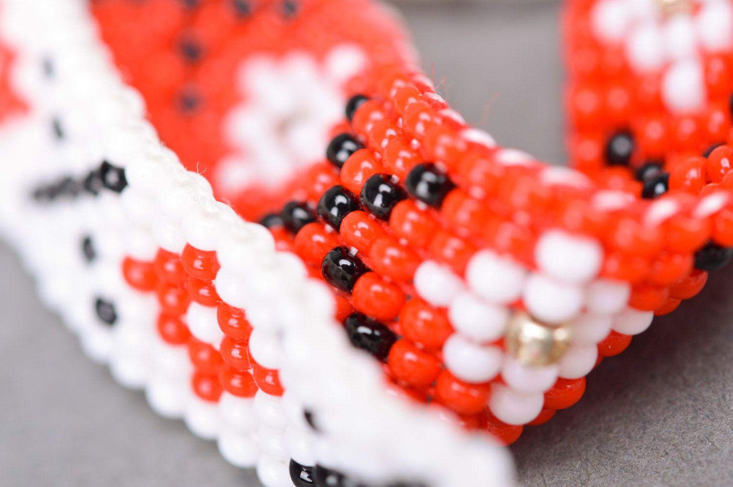 Set of homemade wide beaded wrist bracelets with ties 2 items red and white photo 4