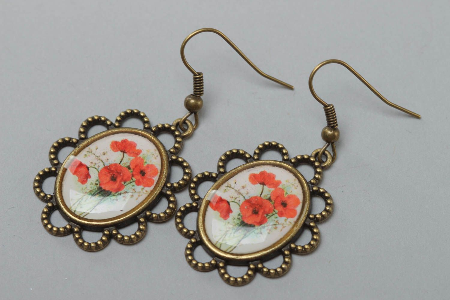 Handmade oval dangling earrings with lacy metal basis and poppy flowers image photo 2