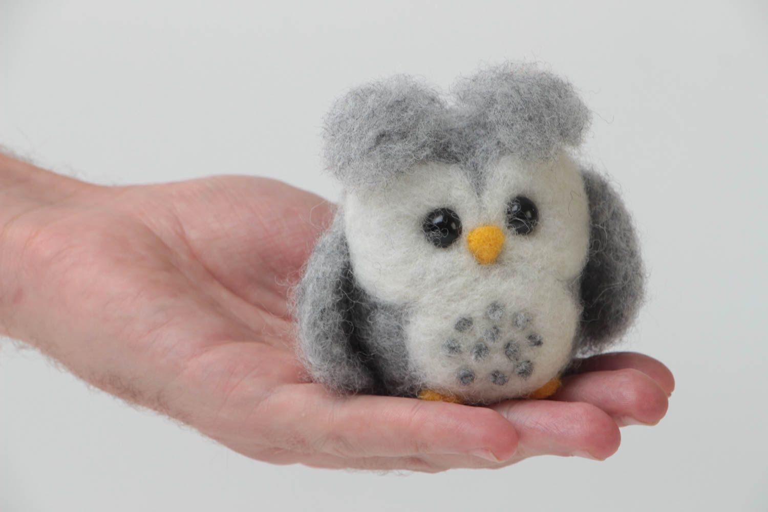 Милая игрушка из шерсти полярная сова ручной работы красивая авторская детская фото 5