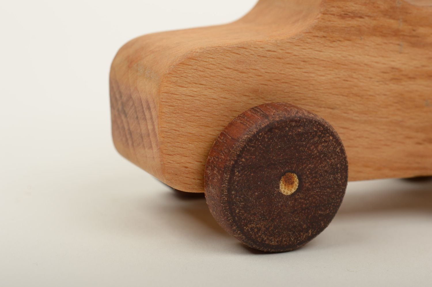 Juguete de madera hecho a mano elemento ecológico regalo original para niño foto 5