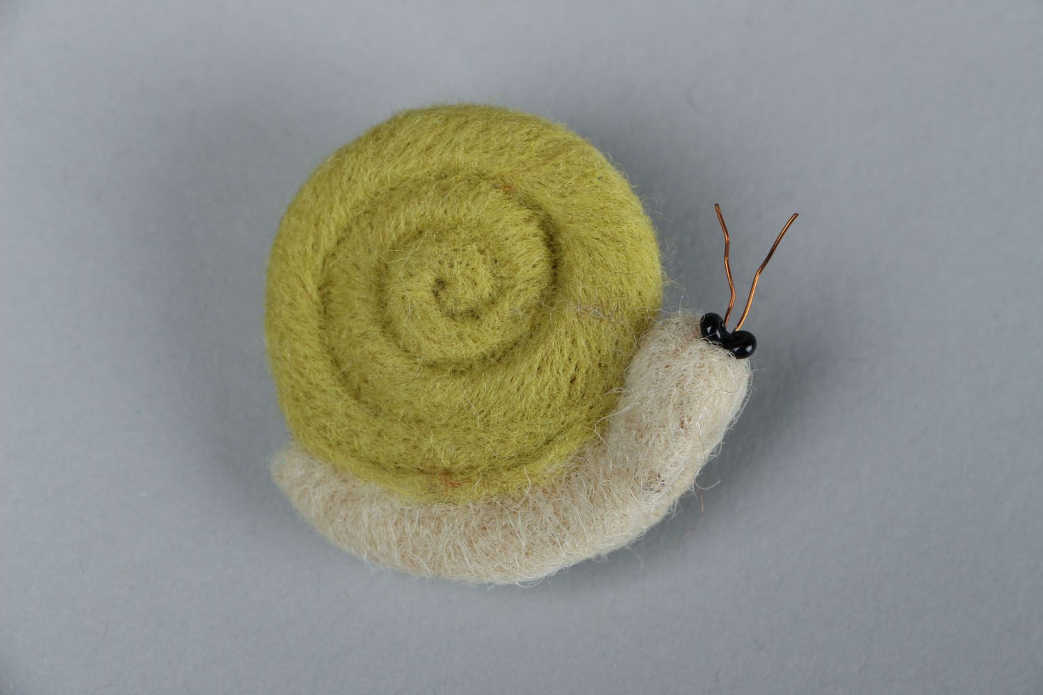 Felted wool brooch Snail photo 1