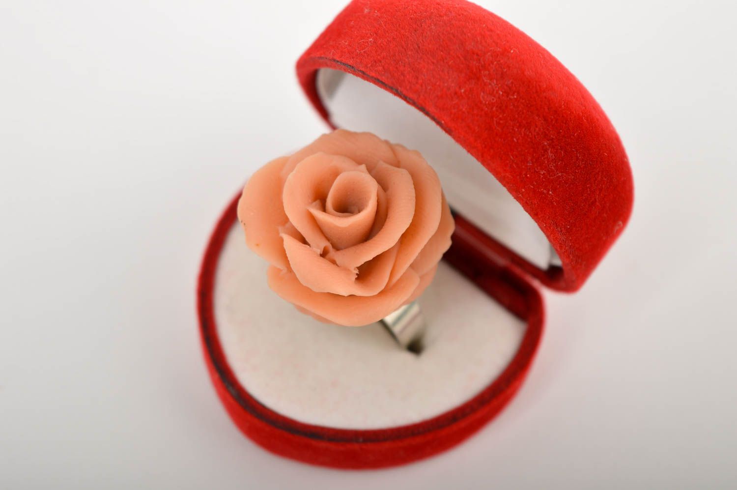 Polymer Clay Schmuck handmade Ring am Finger modisches Accessoire zarte Rose foto 2