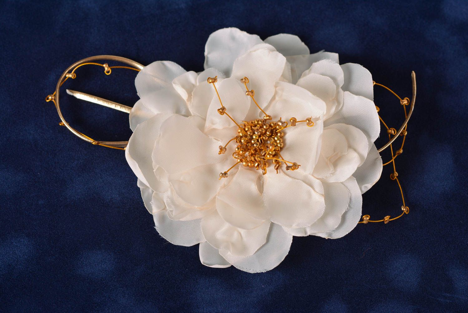 Broche fleur Bijou fantaisie fait main blanc Accessoire femme design cadeau photo 1