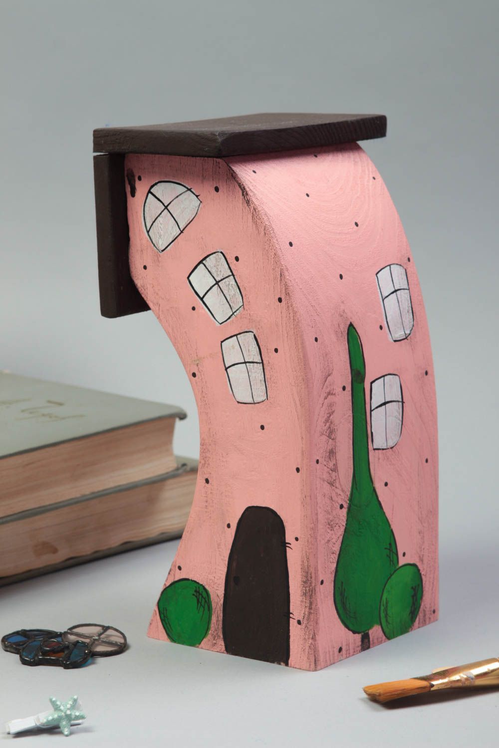 Maison miniature rose faite main Figurine en bois Cadeau original déco photo 1