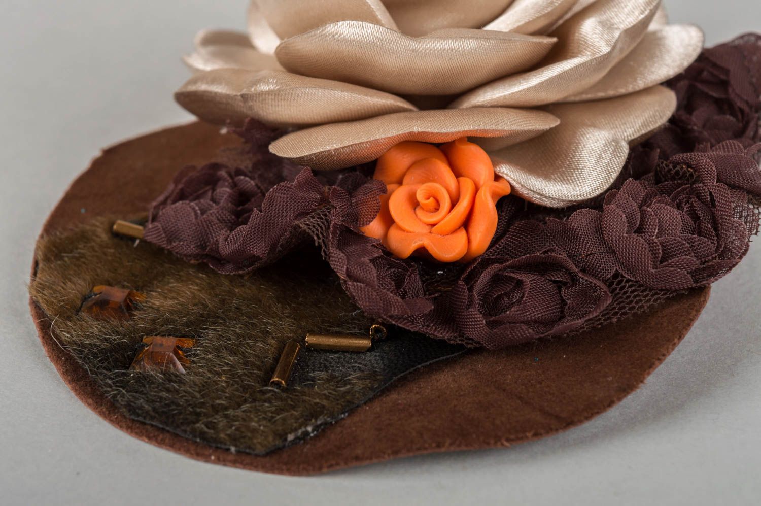 Broche grande fleur de rose en tissu faite main marron ronde originale photo 4