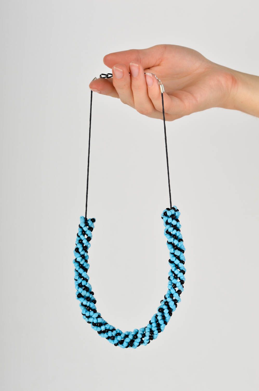 Collar de abalorios negros y azules bisutería artesanal regalo para mujer foto 5