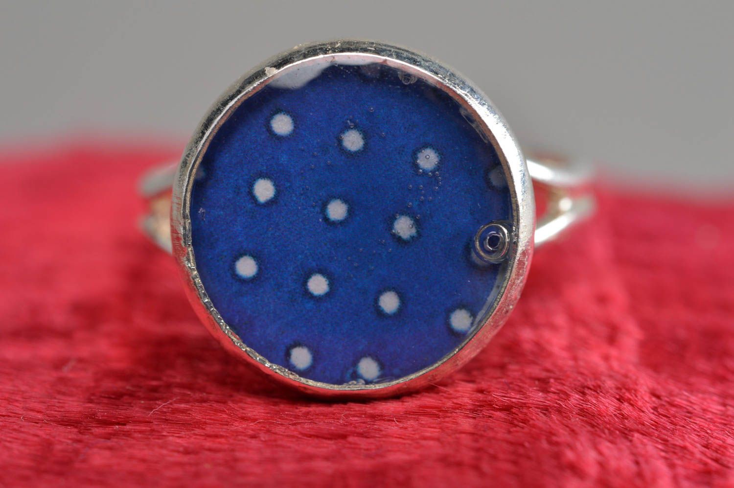 Handmade bright blue polka dot decoupage round top jewelry ring with metal basis photo 2