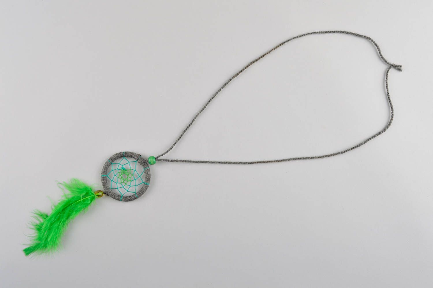 Авторский кулон  украшение ручной работы подвеска из перьев кулон ловец снов фото 4
