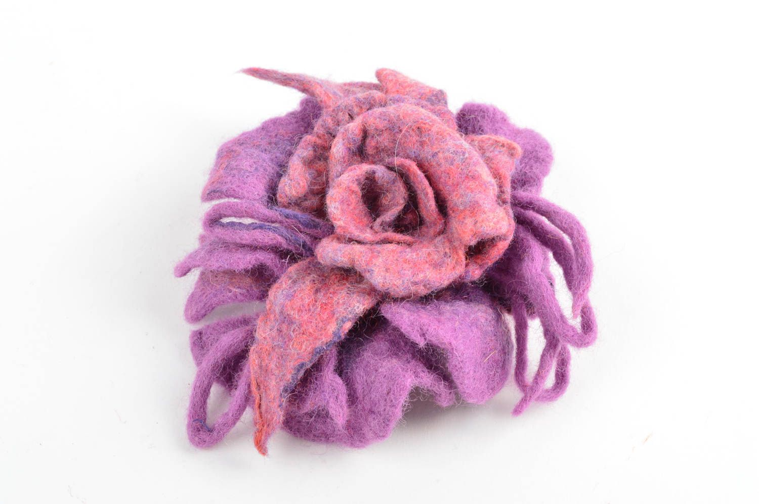 Broche fleur mauve Bijou fait main Accessoire femme laine feutrée design photo 1