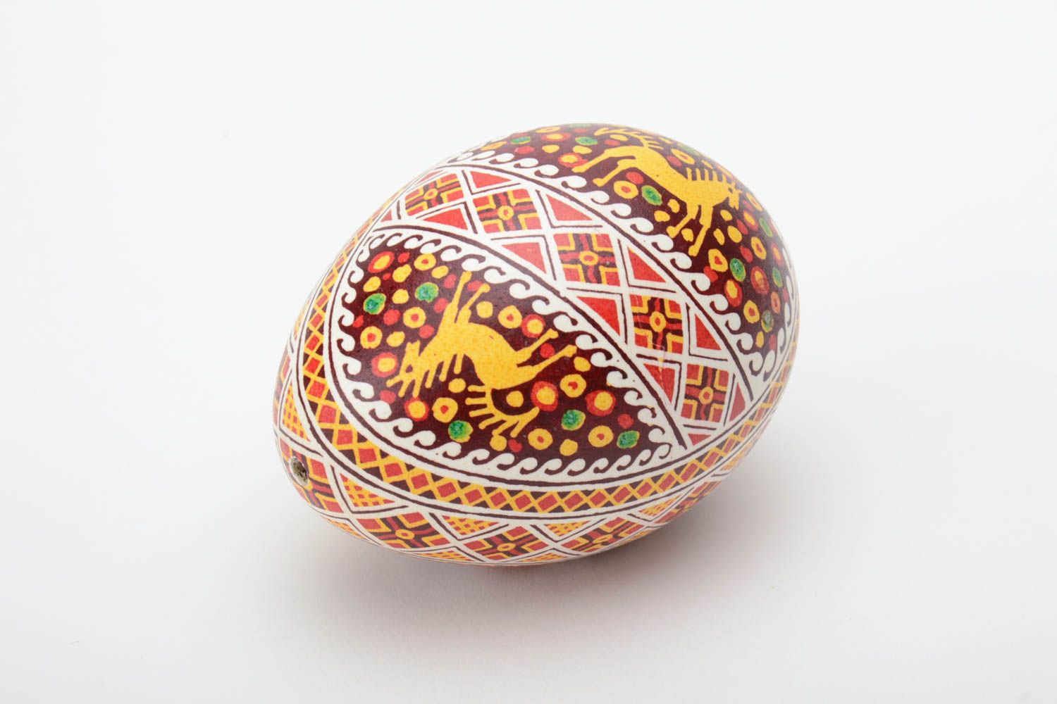 Пасхальное яйцо ручной работы восковая писанка окрашенная анилиновыми красками фото 2