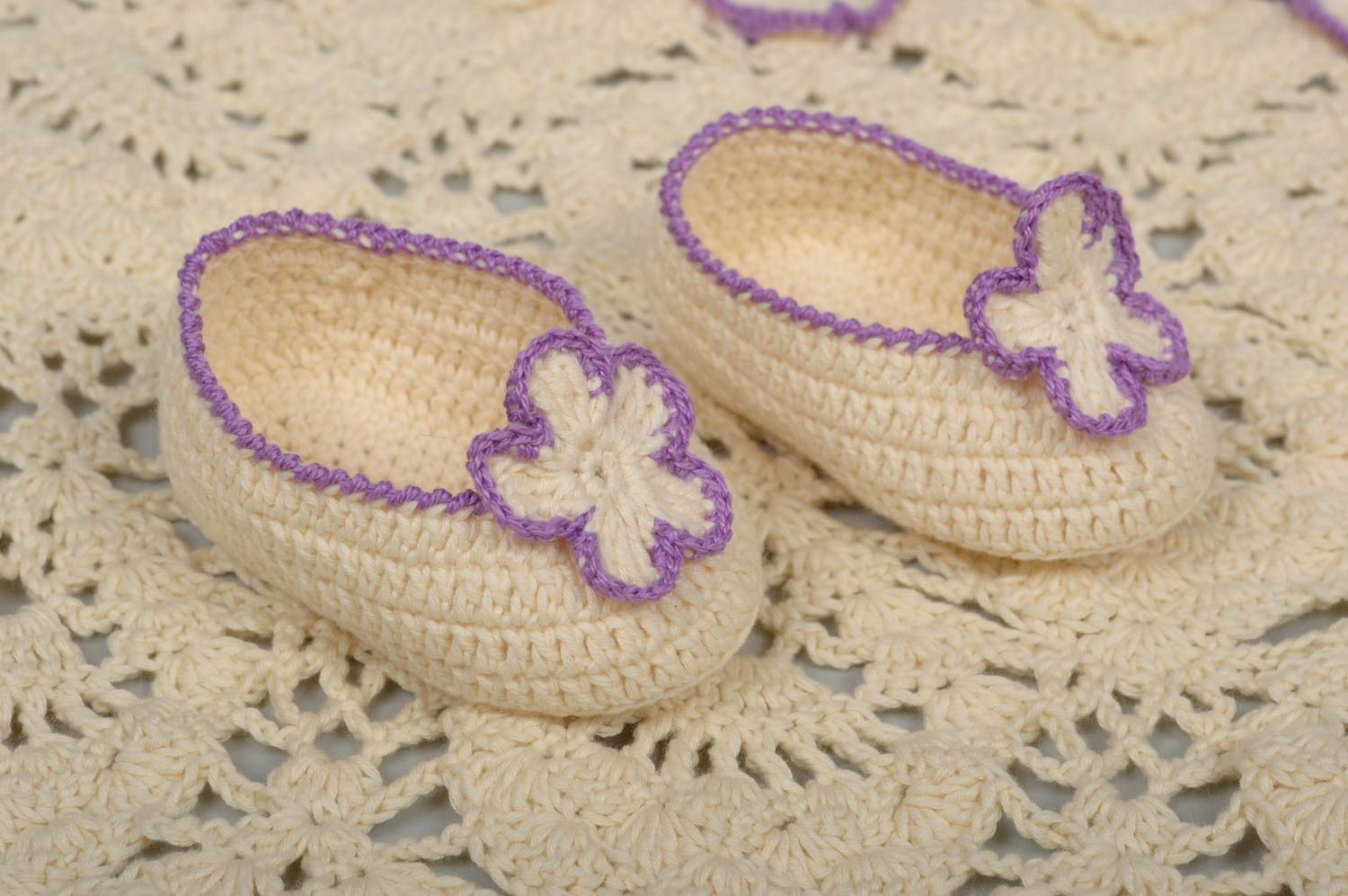Beautiful handmade crochet baby booties baby blanket baby hat baby accessories photo 4