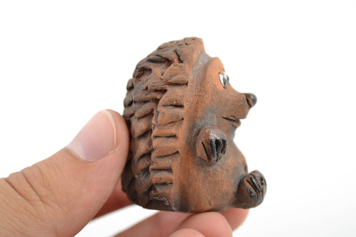 Kleine braune Keramik Figur Igel mit Bemalung Handarbeit Öko Dekorelement foto 2
