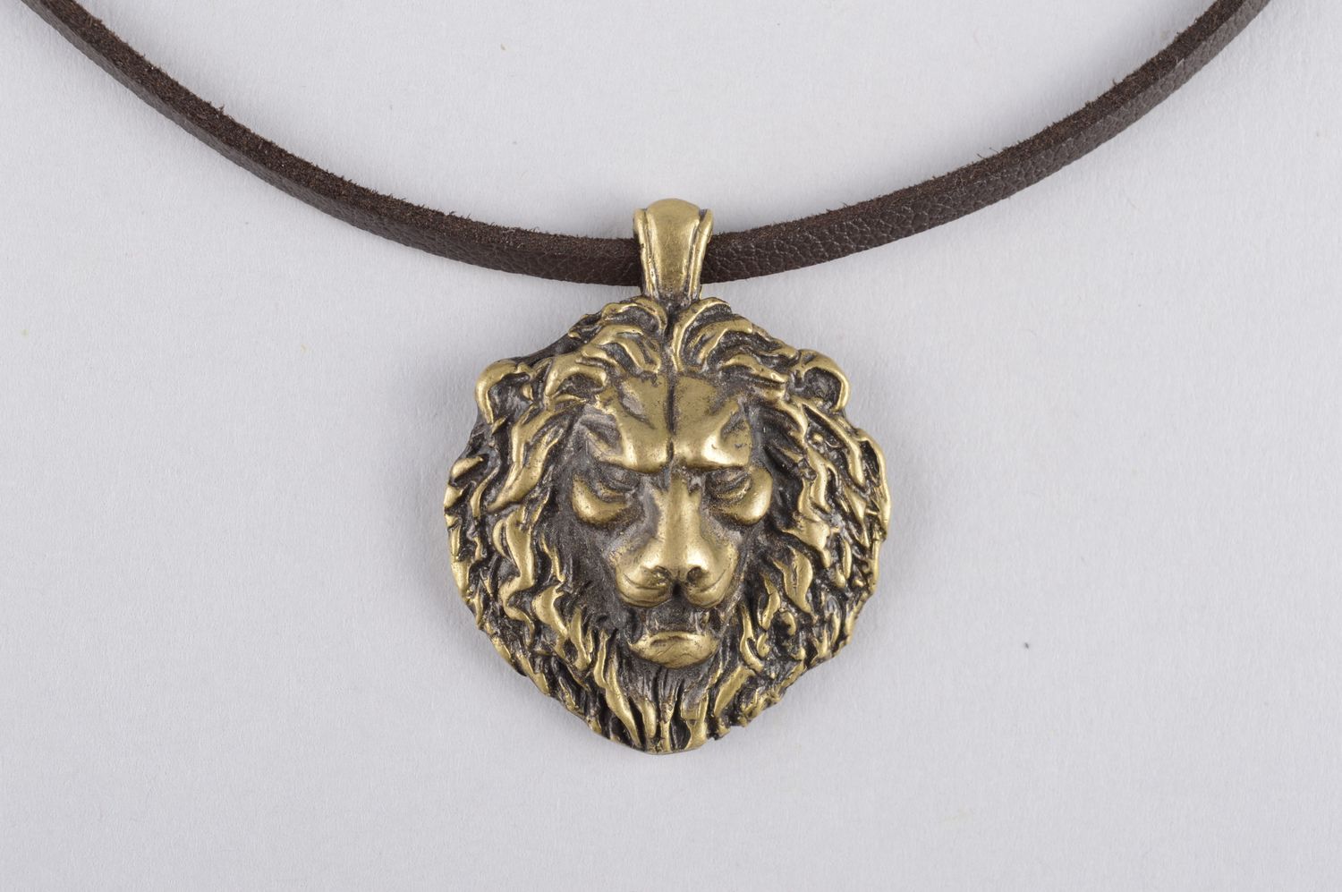 Handmade accessories bronze necklace metal pendant lion pendant metal jewelry  photo 5