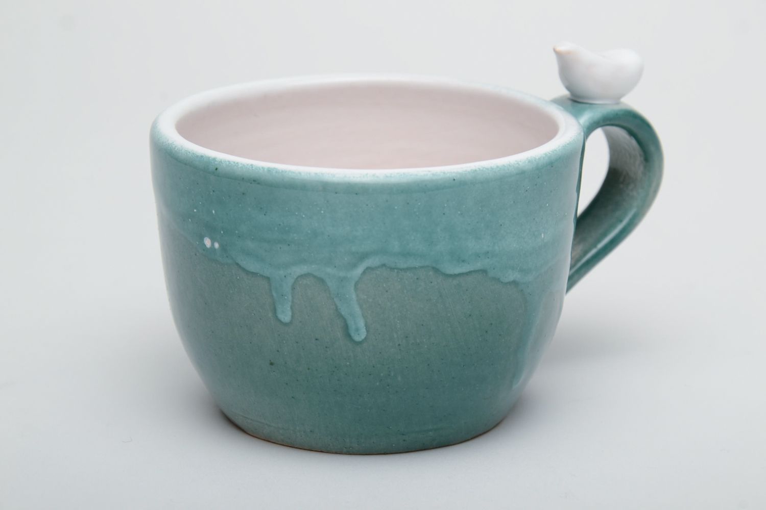 Tasse à thé céramique avec oiseau sur anse faite main photo 2