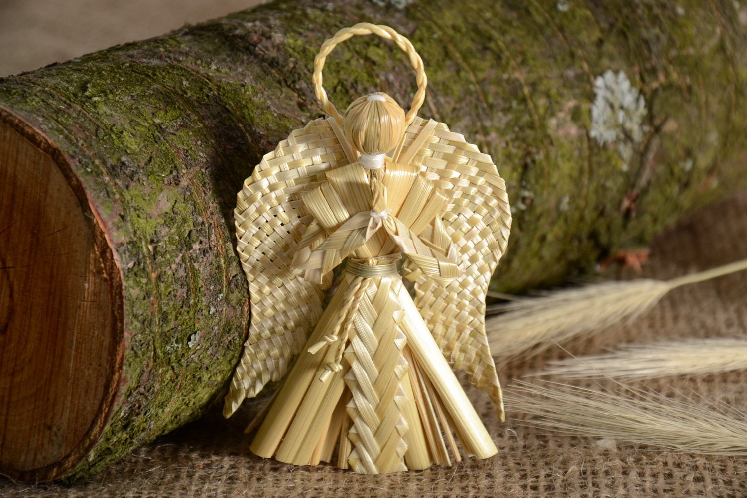 Eco friendly wall hanging decoration guardian angel woven of natural straw photo 1