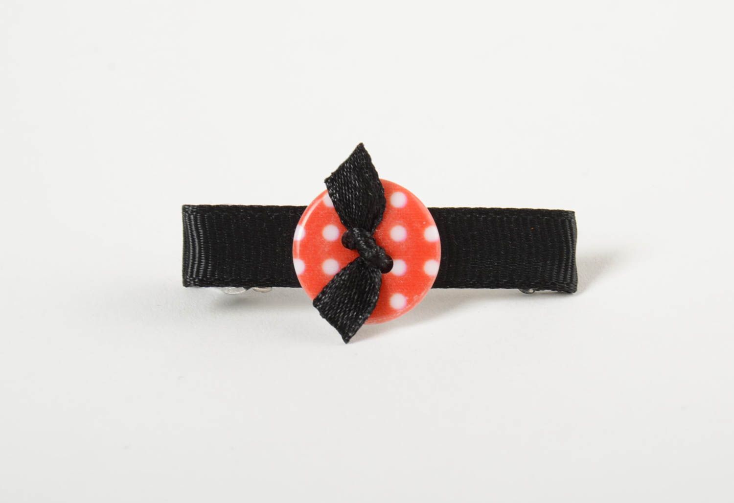 Pince pour cheveux avec noeud et bouton noir et rouge faite main pour fillette photo 4