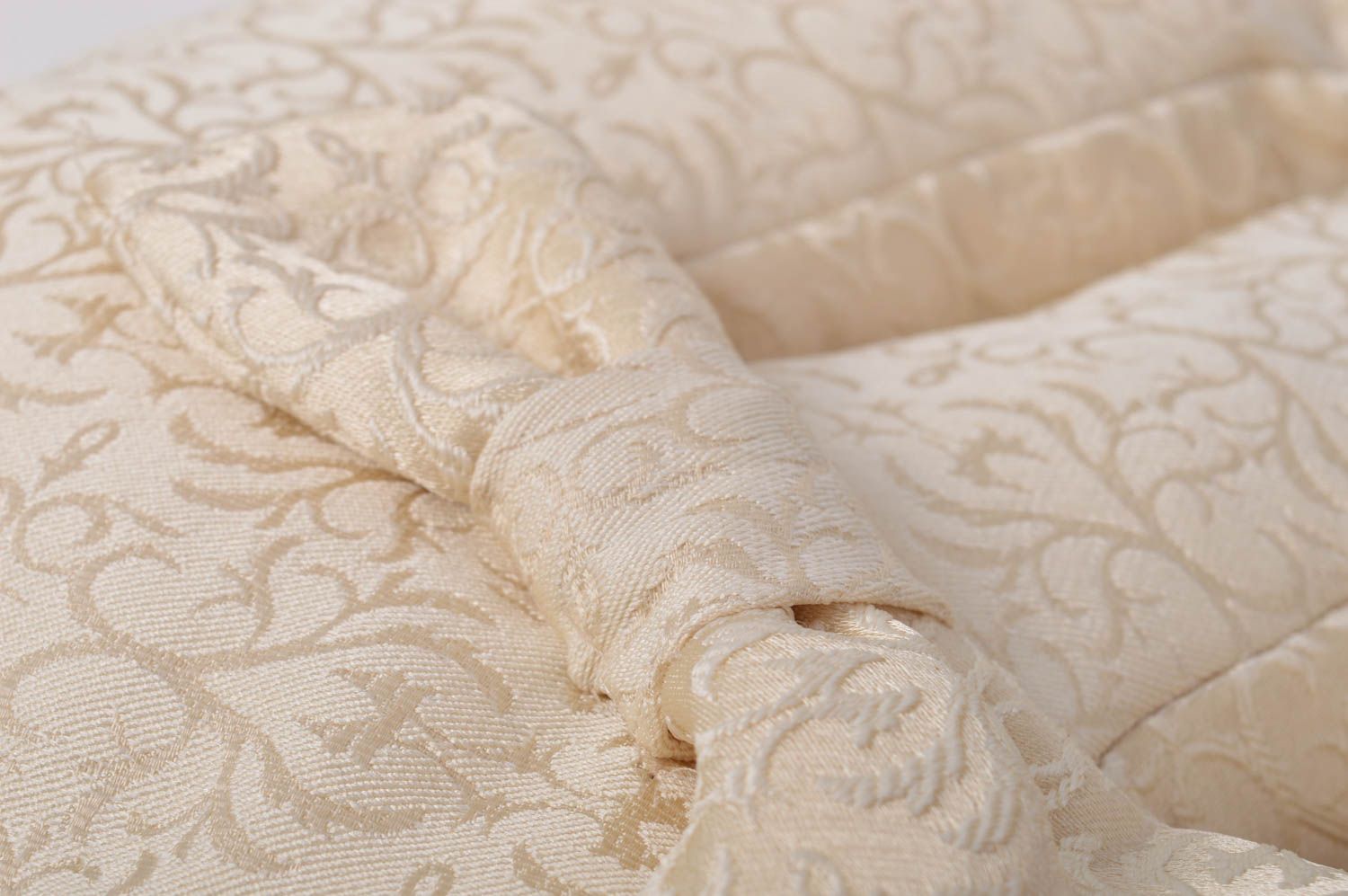 Декоративная подушка ручной работы подушка-буква из жаккарда мягкая буква Ш фото 4