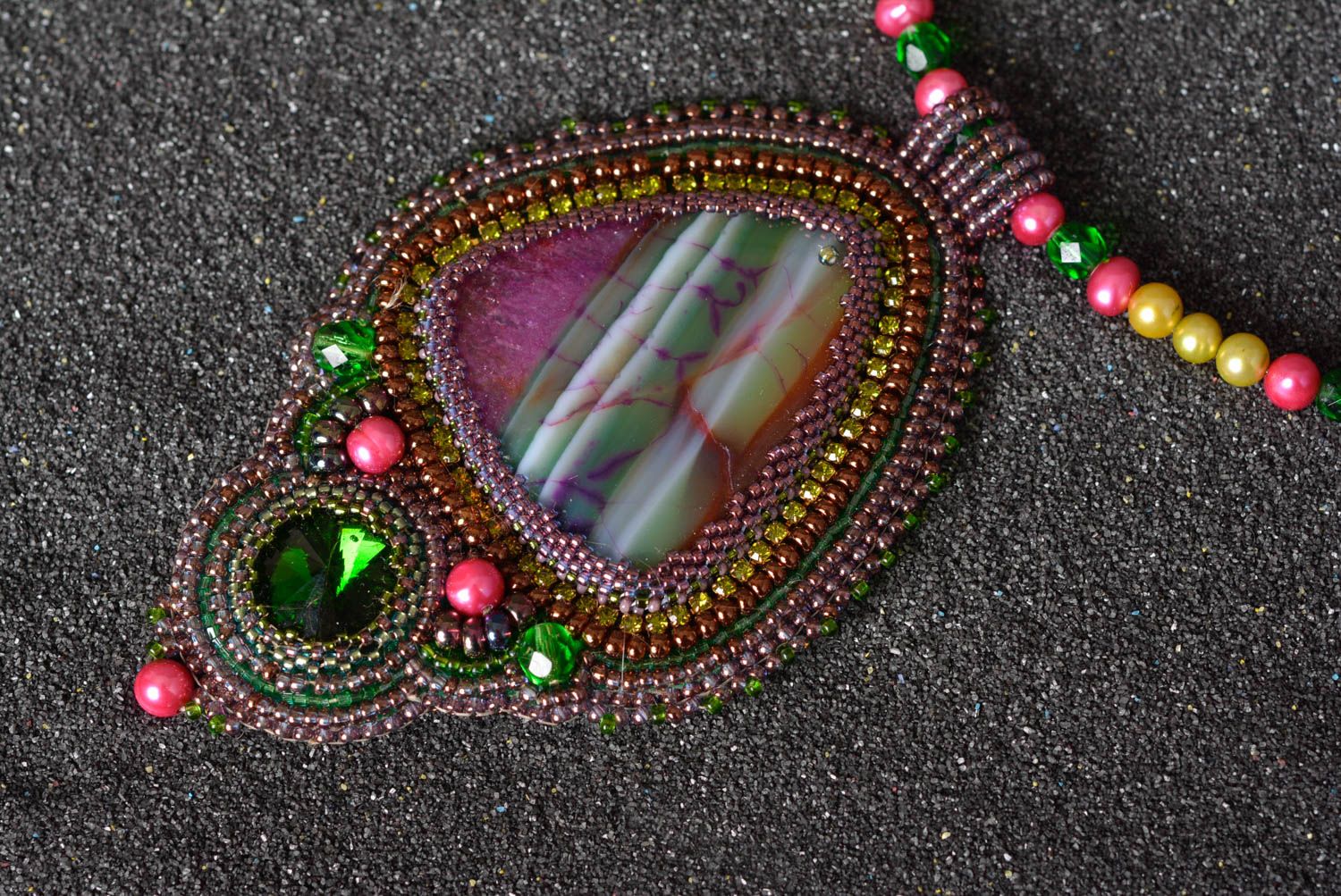 Collier perles de rocaille Bijou fait main agate et plastique Accessoire femme photo 3