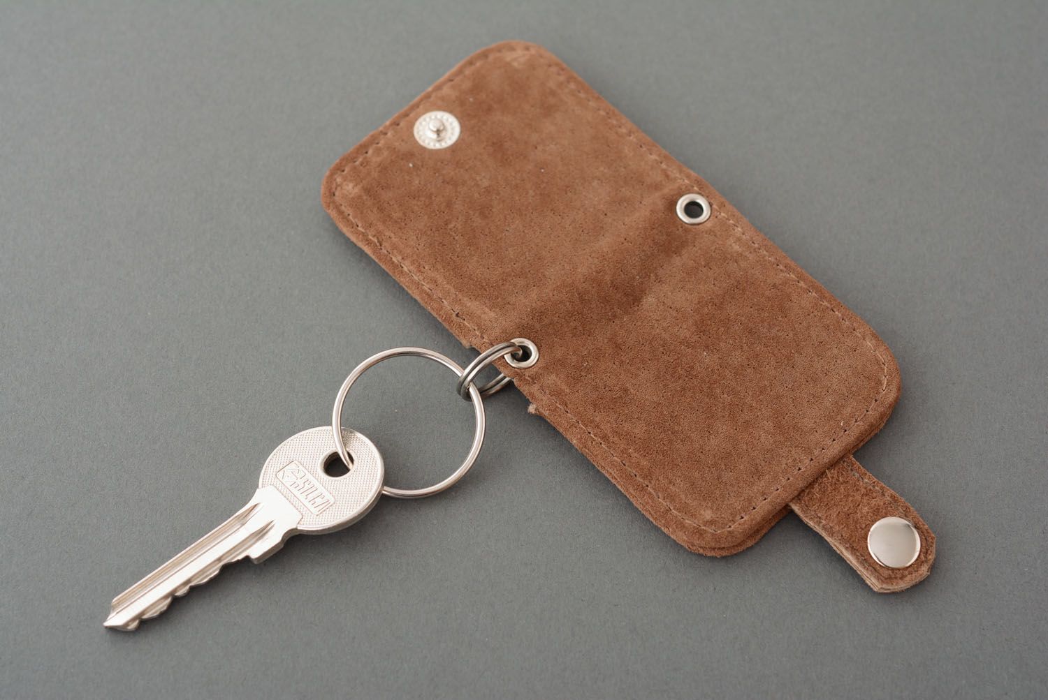 Leather key chain with a photo frame photo 3