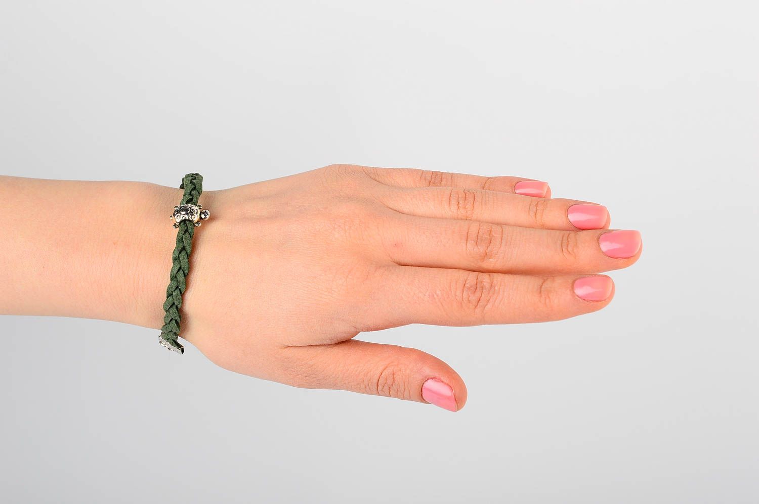 Замшевый браслет хэнд мэйд браслет на руку зеленый плетеный украшение из кожи фото 5
