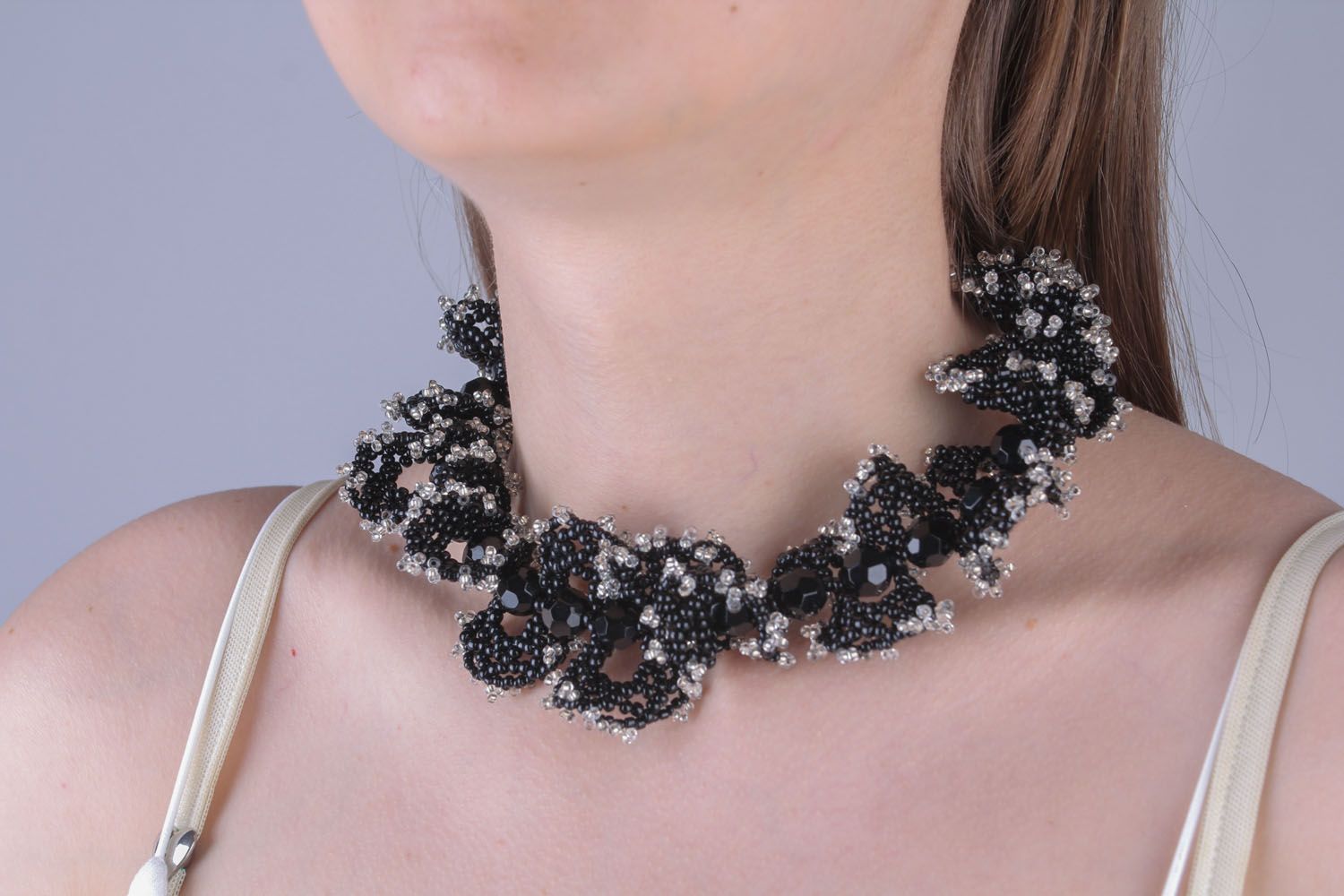 Volume necklace made of natural stones photo 4