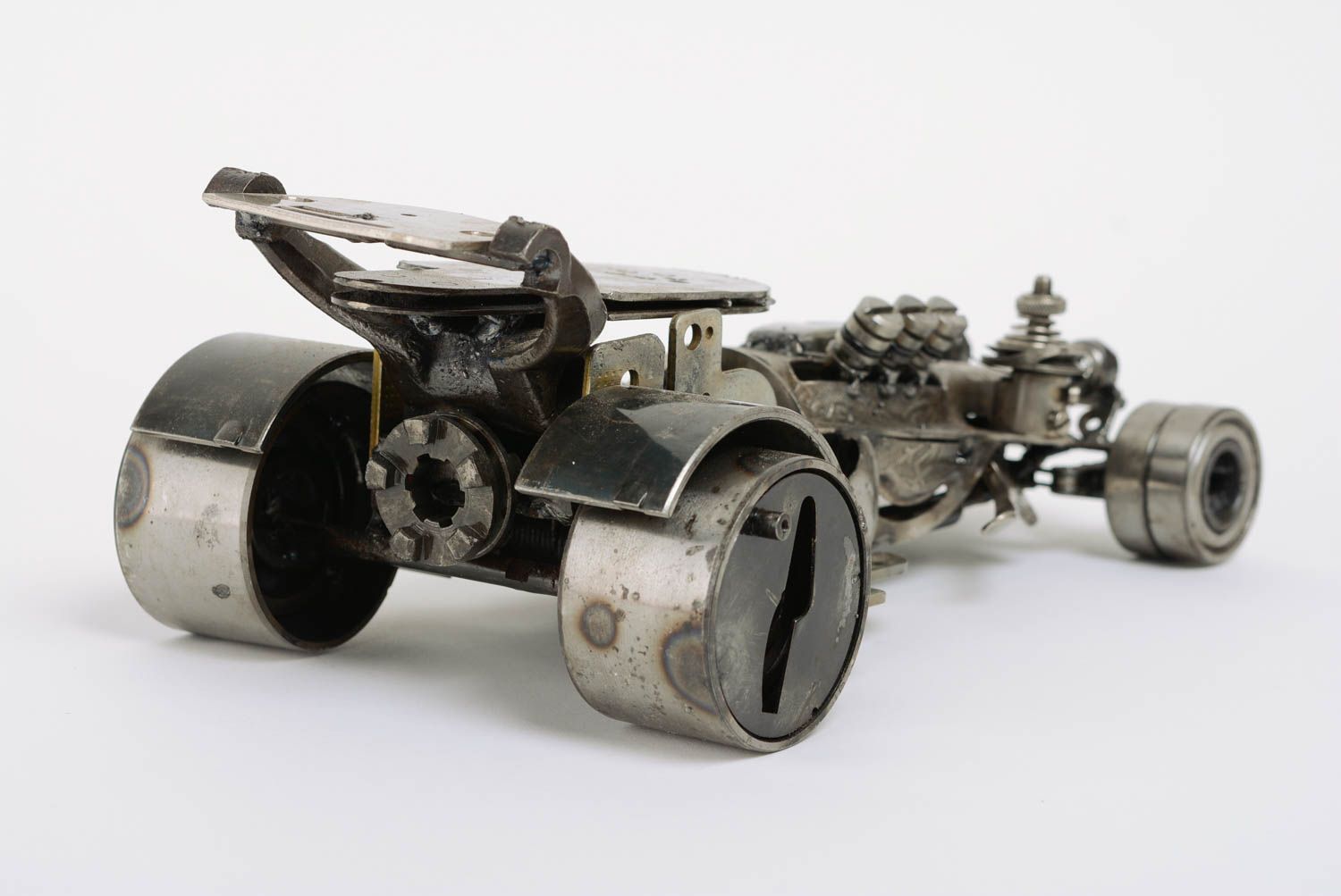 Originelles handmade Deko Modellauto aus Metall im Techno Art Stil Hot Rod foto 3