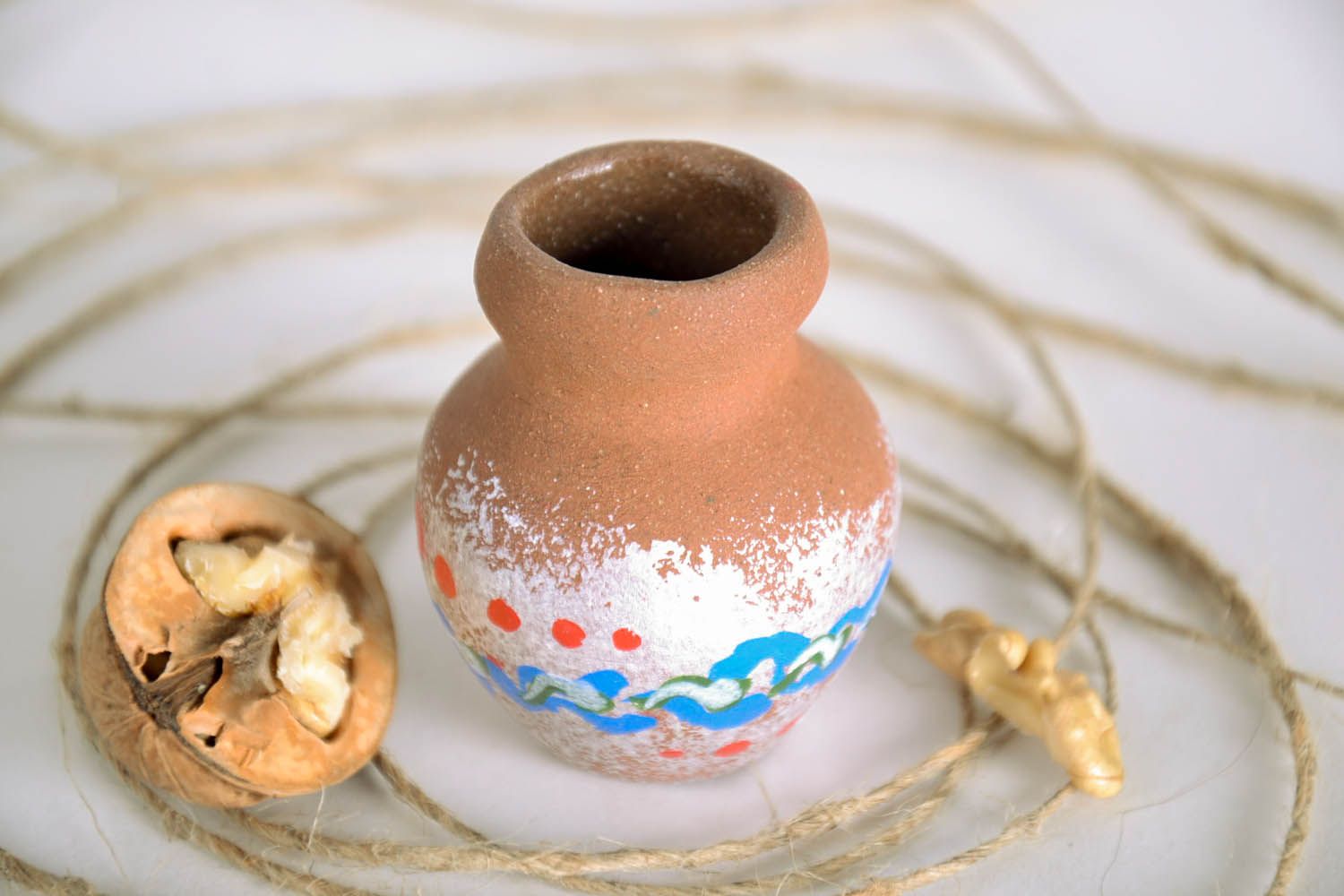 Vaso de cerâmica decorativo feito a mão foto 1