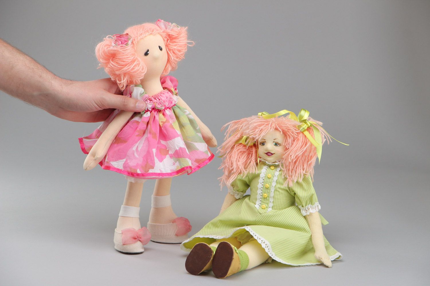 Kuscheliges Designer handgemachtes Puppen Set aus Wirkstoff und Nessel 2 Stück  foto 5