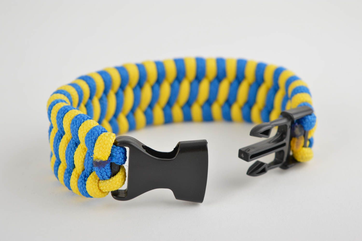 Breites grelles Paracord Armband handmade Accessoire für Männer Survival Armband foto 3