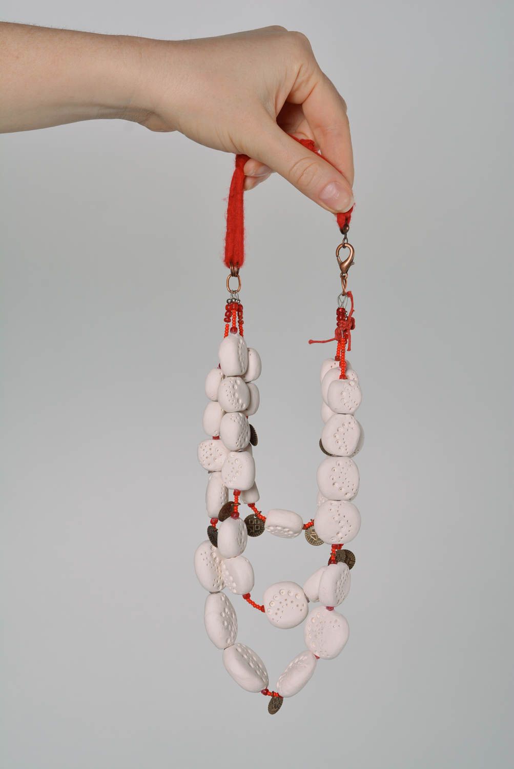 Collier en céramique fait main Bijou ethnique Accessoire femme perles sur fil photo 4