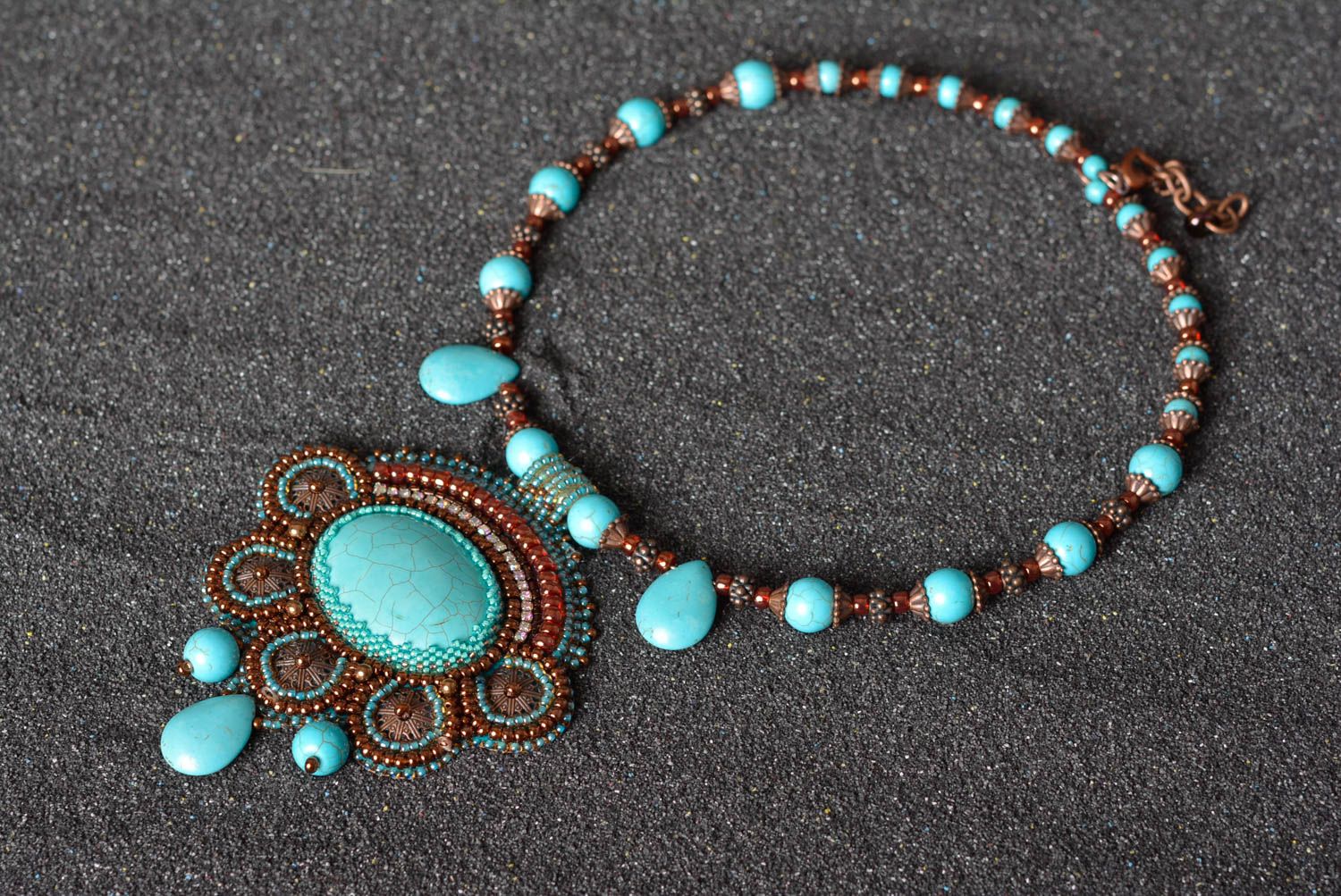 Collier perles de rocaille Bijou fait main en turquoise Accessoire femme photo 1