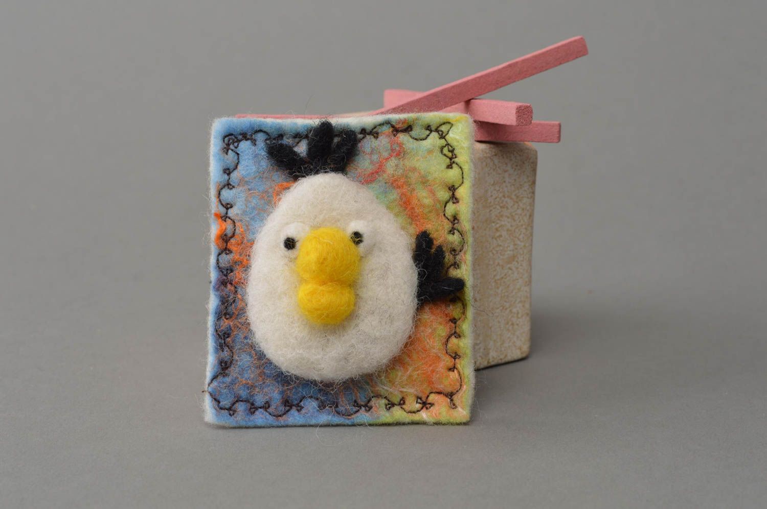 Magnet frigo poule en laine feutrée naturelle fait main original pour enfants photo 1